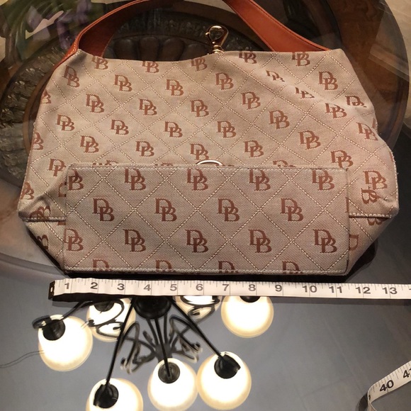 Dooney&Bourke - Picture 4 of 5